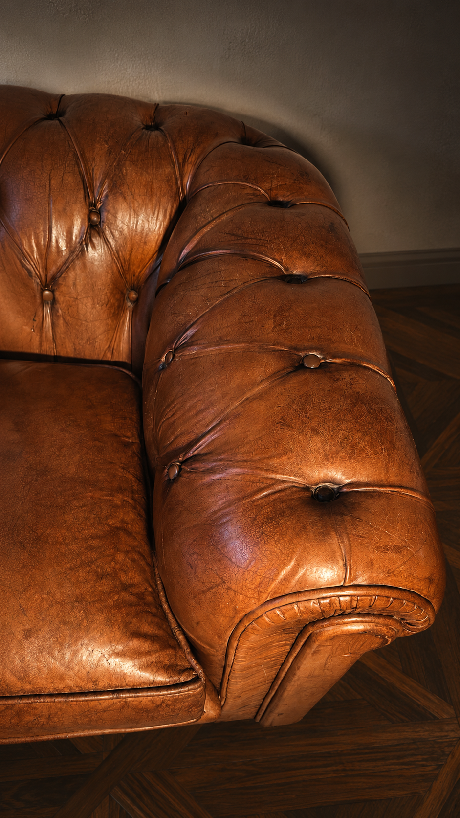 Sofá Chesterfield inglés de cuero miel con muelles tradicionales - Imagen 3