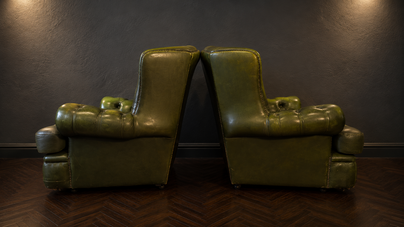 PAREJA DE BUTACAS CHESTERFIELD CLUB EN PIEL VERDE OLIVA - Imagen 7