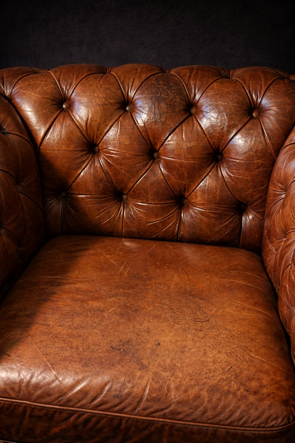 SILLON CHESTERFIELD CLUB VINTAGE CON OTTOMAN - Imagen 5