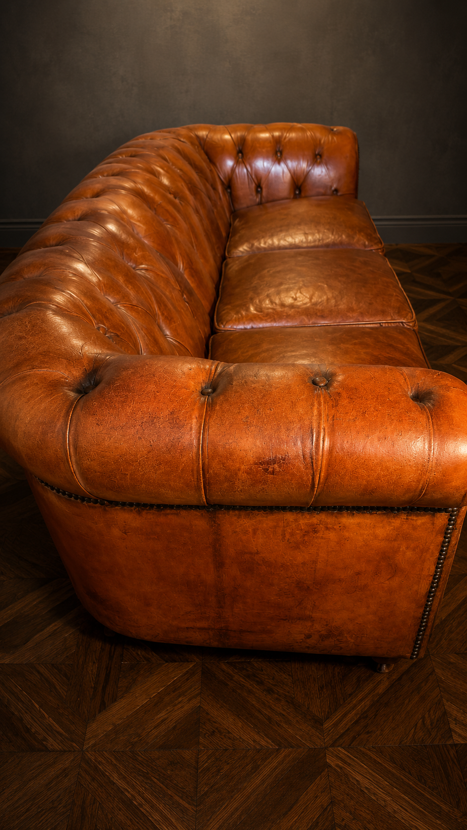 Sofá Chesterfield inglés de cuero miel con muelles tradicionales - Imagen 9