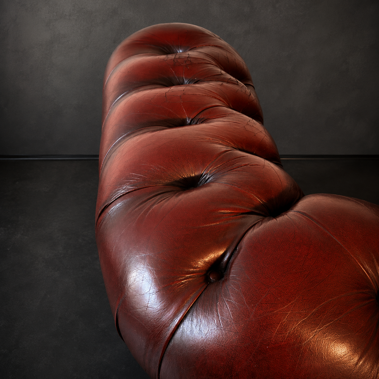 SILLON INGLES CHESTERFIELD EN PIEL BURDEOS - Imagen 8