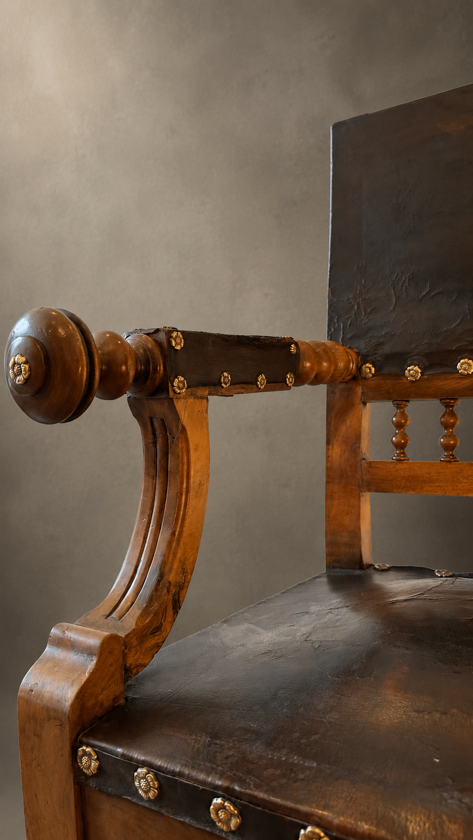 SILLON HISTORICISTA EN MADERA Y PIEL CIRCA 1880-1900 - Imagen 7