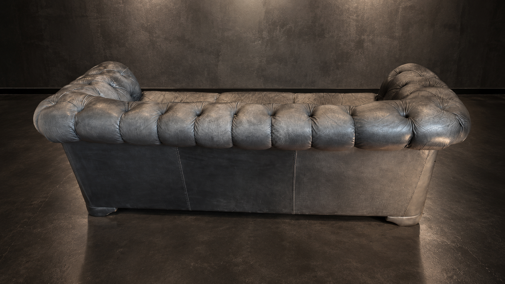 SOFA CHESTERFIELD EN PIEL GRAFITO PATINADA - Imagen 5