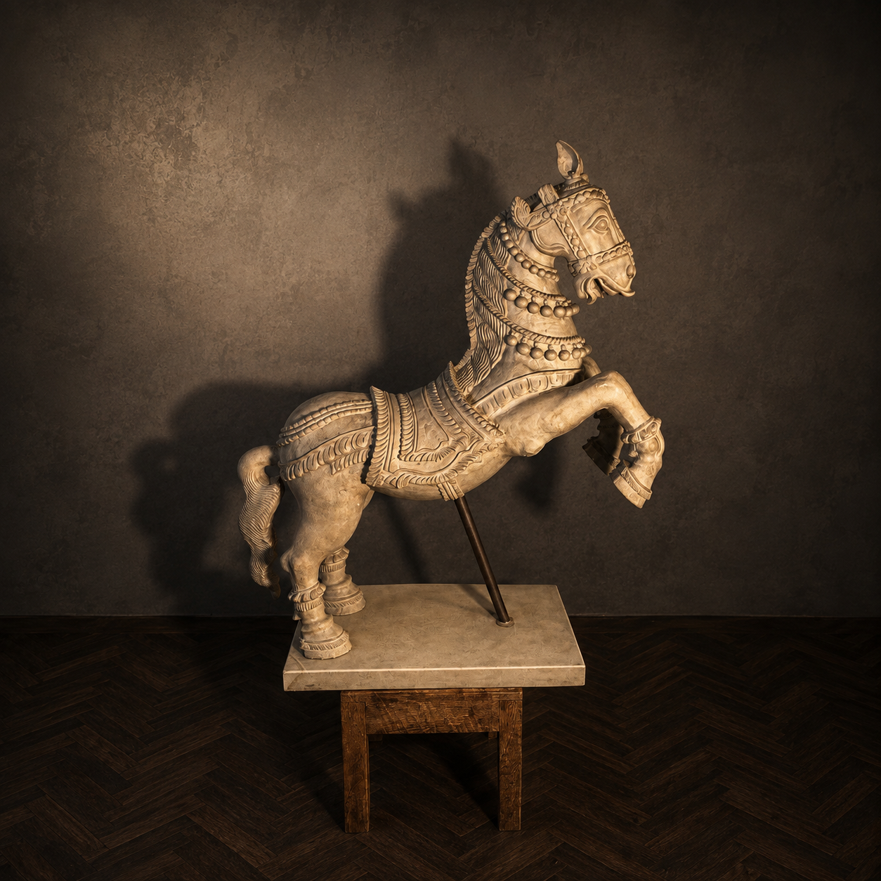 caballo-ceremonial-en-piedra-tallada-gran-the-patina-house
