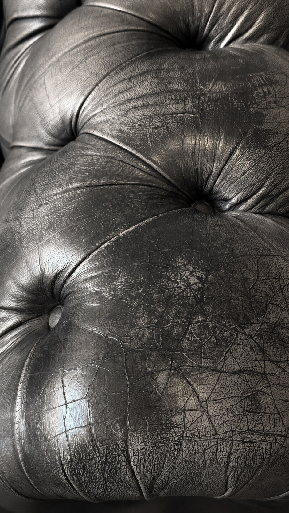 SOFA CHESTERFIELD EN PIEL GRAFITO PATINADA - Imagen 7