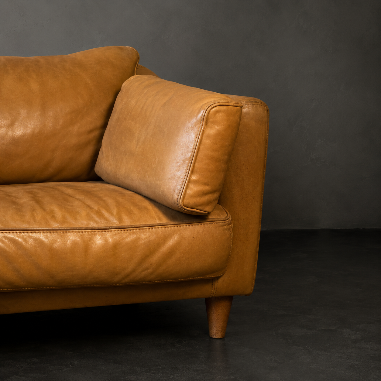 SOFA BAXTER EN PIEL COLOR MIEL - Imagen 4